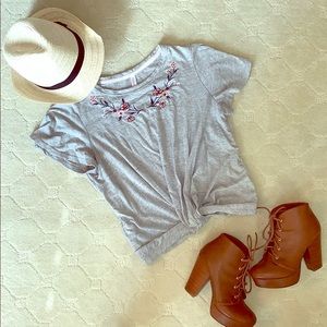 Light grey knotted shirt